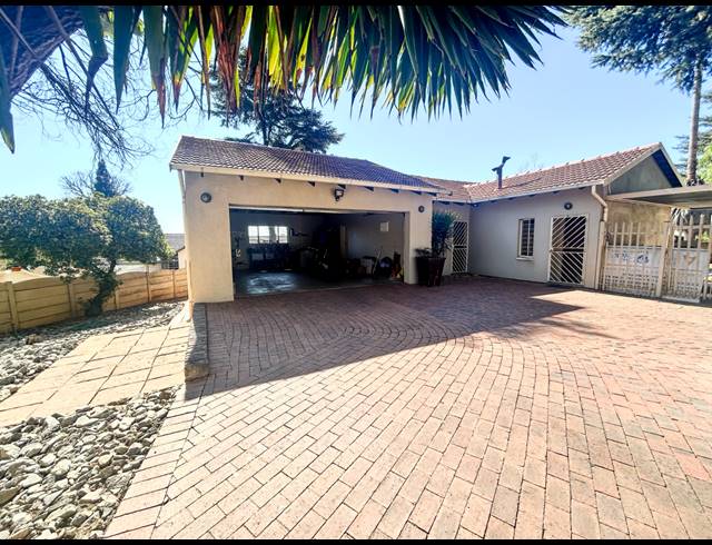 3 BEDROOM HOUSE FOR SALE IN ISANDOVALE